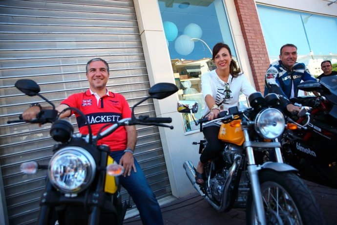 Bendodo moto inversión carreteras