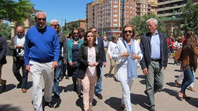 Candidatos del PP llegan al Parque Grande de Zaragoza con Sáenz de Santamaria