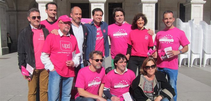 El portavoz adjunto de UPyD visita a sus compañeros de Cantabria y Santander