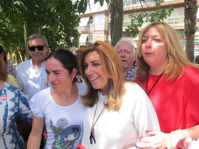 La presidenta junto a la candidata socialista en Motril