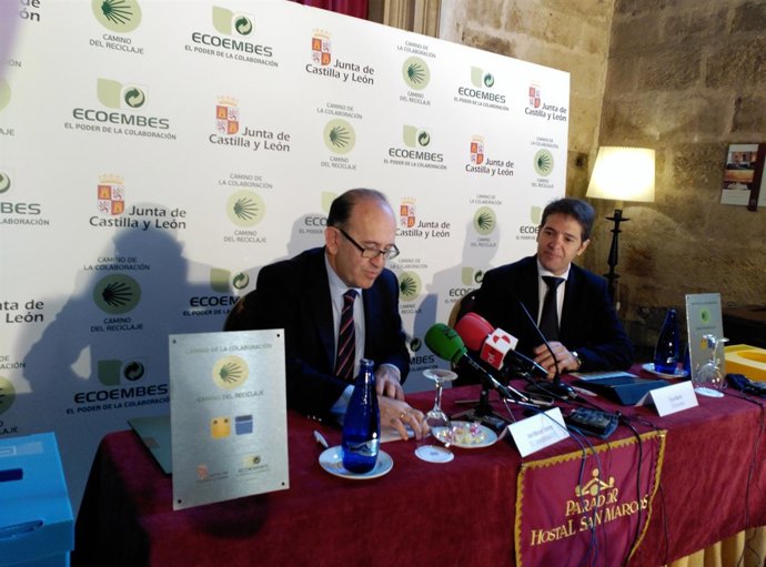 Presentación de la iniciativa de reciclaje en el Camino de Santiago. 