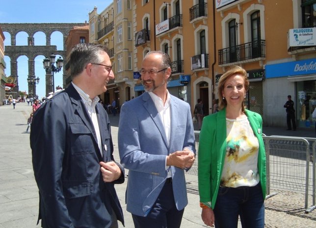 Fuentes, con los candidatos de Segovia.