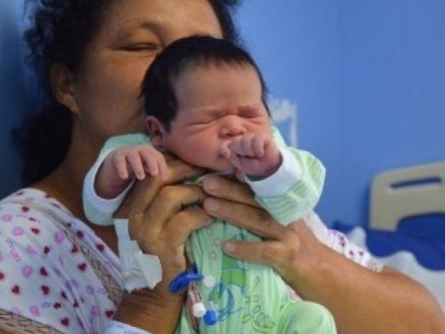 Una brasileña de 51 años da a luz a su hijo número 21
