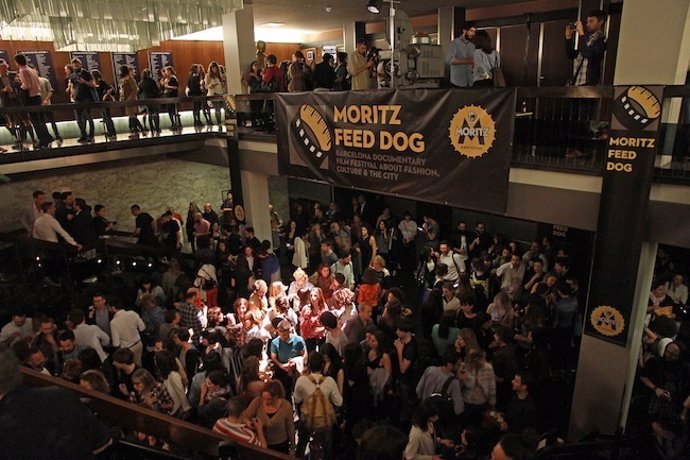  Moritz Feed Dog 
