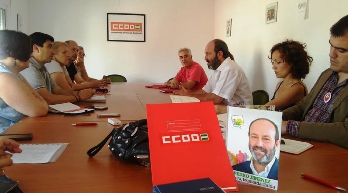 Encuentro en CCOO con la candidatura de IU a la Alcaldía de Huelva. 