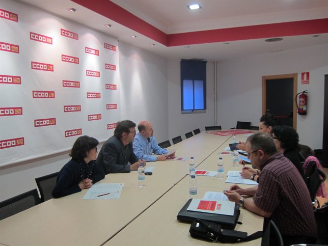 Reunión entre Comsiones Obreras y Podemos.