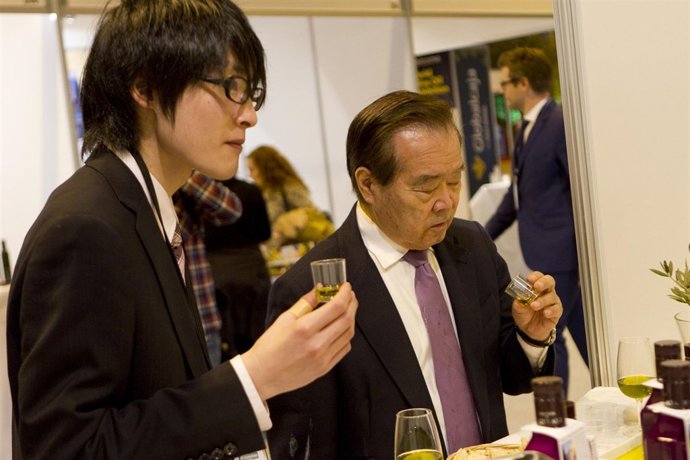 Catadores chinos de aceite