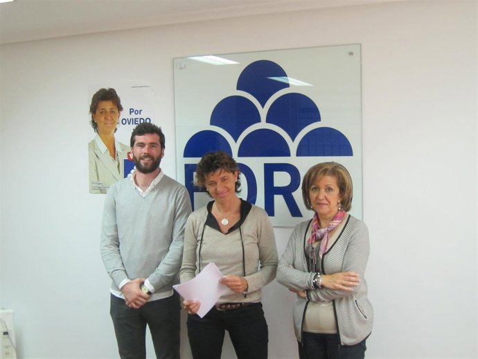 Carolina Morilla Camino Gutiérrez (número 2 de su lista)  y  Daniel Armas (3) . 