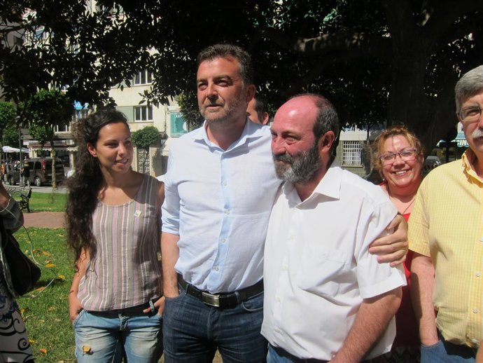El coordinador general de IULV-CA, Antonio Maíllo, junto a Pedro Jiménez. 