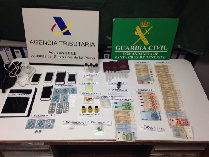 Material requisado por la Guardia Civil