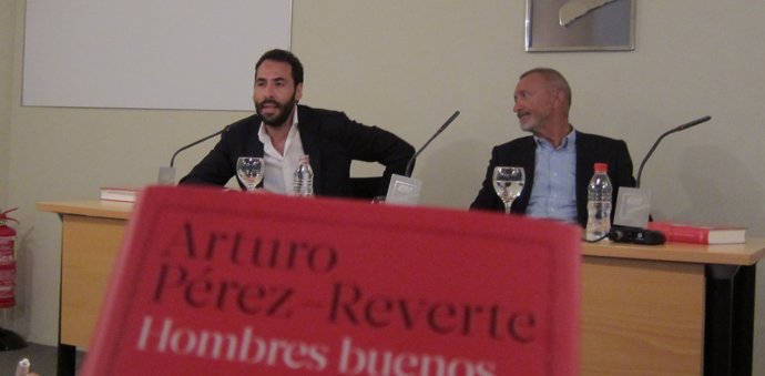 El escritor y académico cartagenero Arturo Pérez-Reverte 