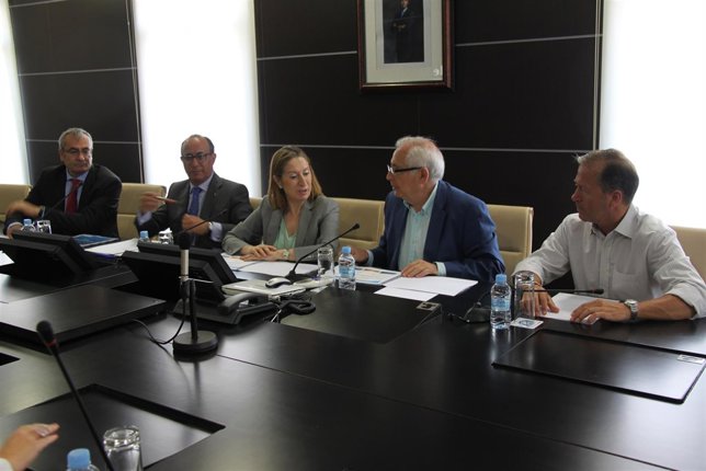 Ana Pastor reunida con autoridades en Melilla
