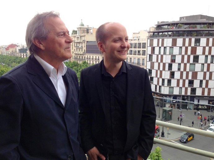 El presidente de Fundación Banc Sabadell, M.Molins, y el investigador X.Trepat