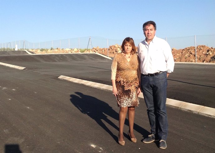 Gálvez y Requena visitan el aparcamiento para vehículos pesados y recinto ferial