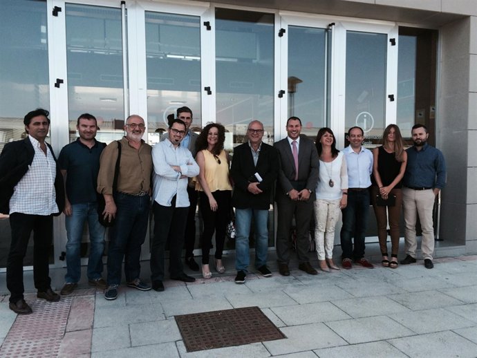 Reunión del candidato del PSOE con AJE