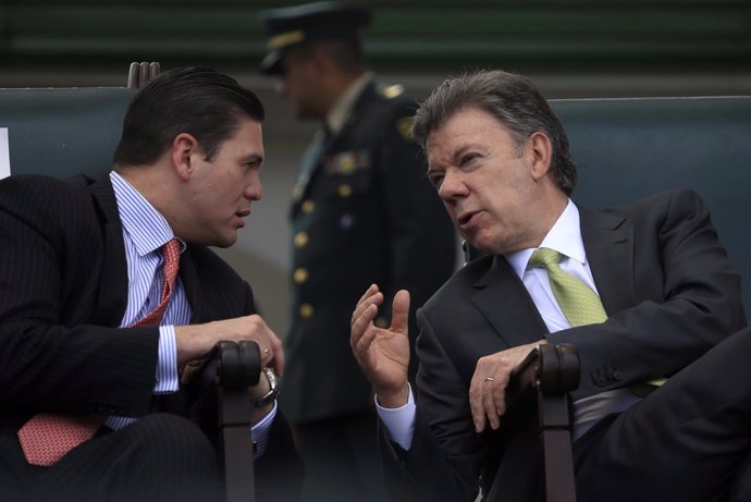 Juan Carlos Pinzón y Juan Manuel Santos