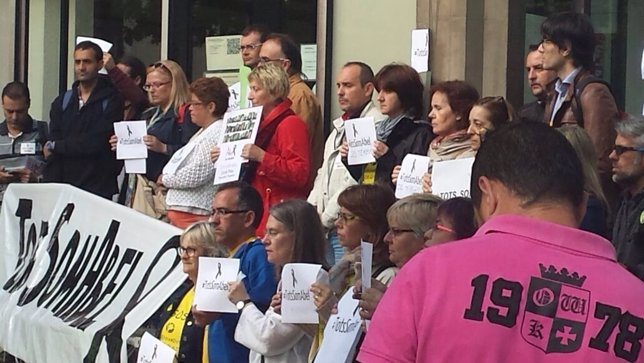 Manifestación de profesores un mes después de la muerte de un profesor