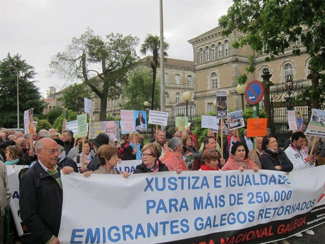 Manifestación de emigrantes retornados