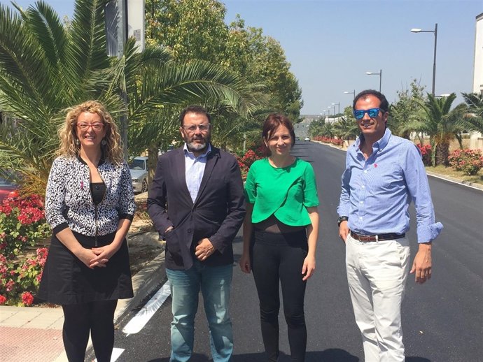 Valdivielso (2i) y Uceda (2d) en la remodelada travesía. 