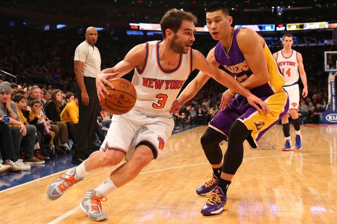Los Knicks de Calderón se crecen ante los Lakers