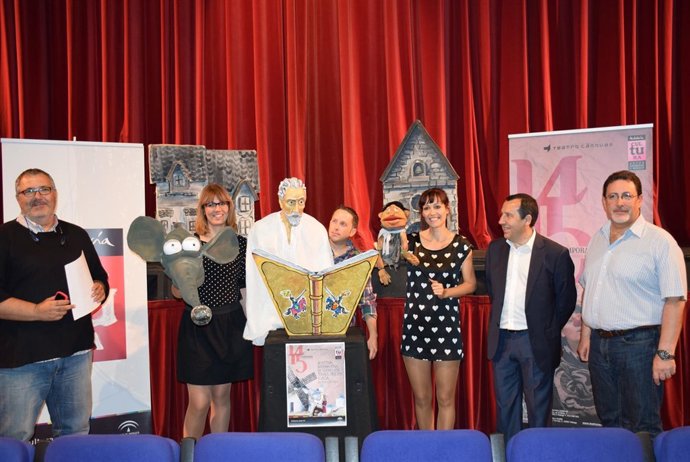 Presentación del Festival de Títeres, con delegado Junta José Luis Ruiz Espejo