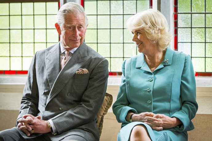 El príncipe Carlos de Inglaterra y Camilla durante su visita a Irlanda
