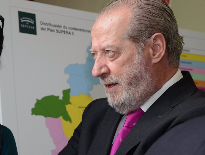 El presidente de la Diputación, Fernando Rodríguez Villalobos