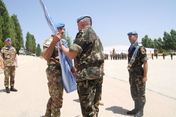 Entrega de bandera de UNIFIL 