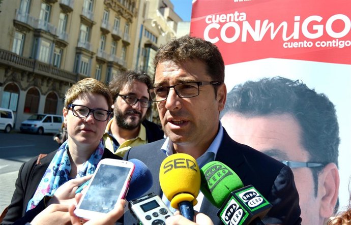 Belinchón atiende a los  medios