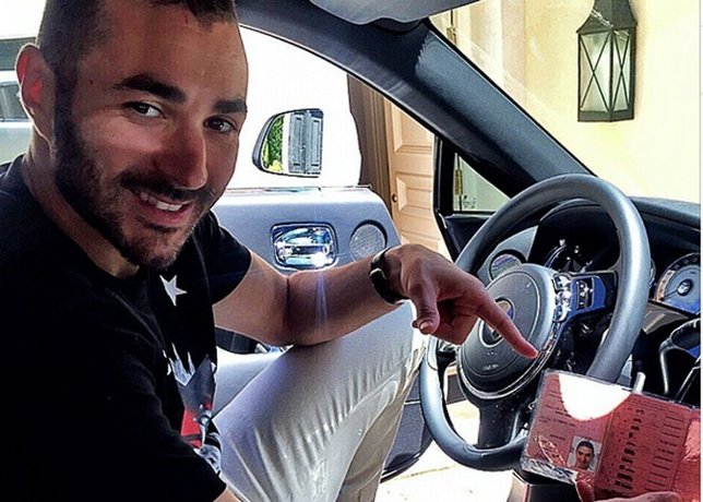 Karim Benzemán, pillado sin carné