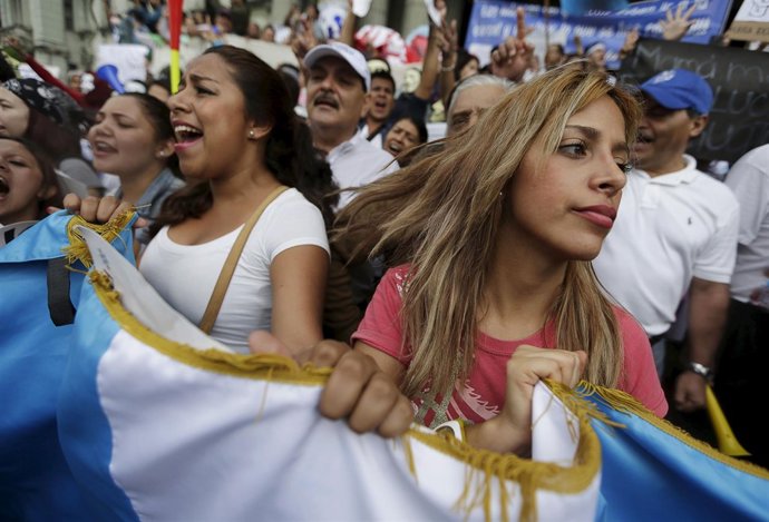 Protesta en la ciudad de Guatemala contra las políticas del presidente Otto Pére