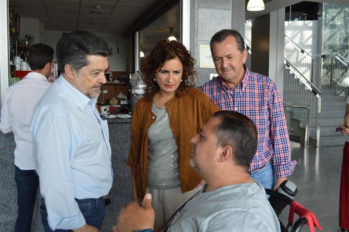 María Jesús Montero, con Javier Barrero y Gonzalo Rodríguez Nevado. 