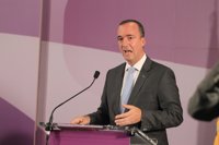 Interior justifica el permiso de residencia para el niño de la maleta: "es un caso particularmente desgarrador"