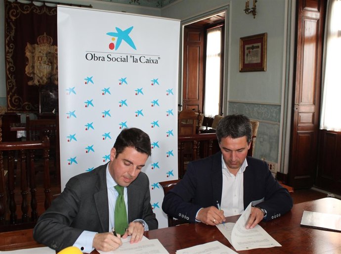 Ndp Fotos Firma Convenio Exposición Héroes Ocultos En Castro Urdiales, OS "La Ca