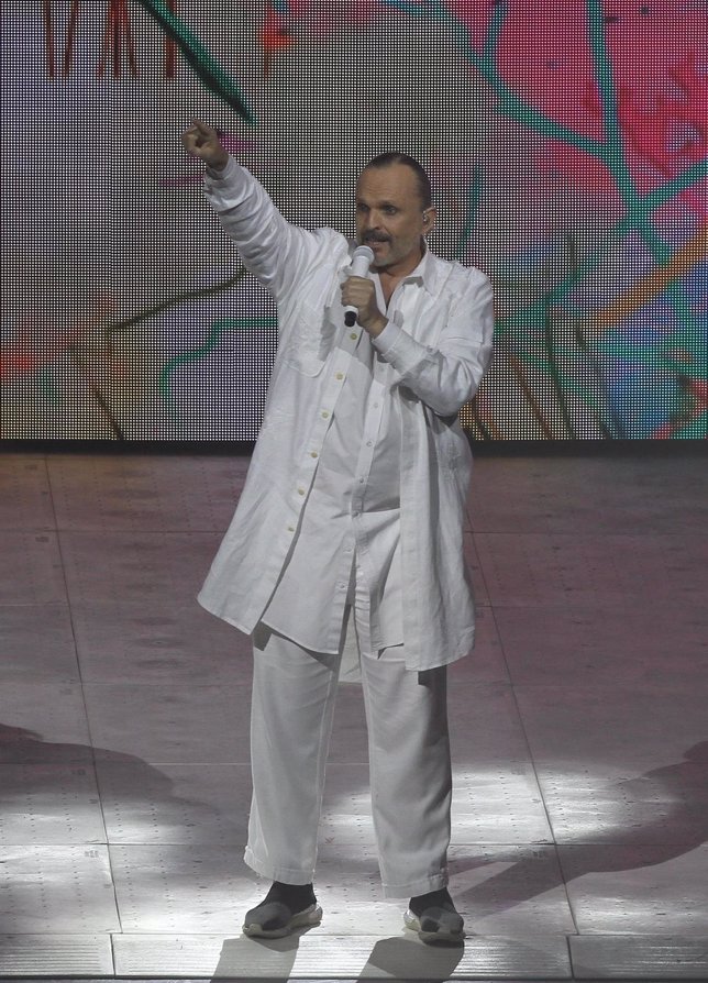 Miguel Bosé cautiva en el Auditorio Nacional de México 