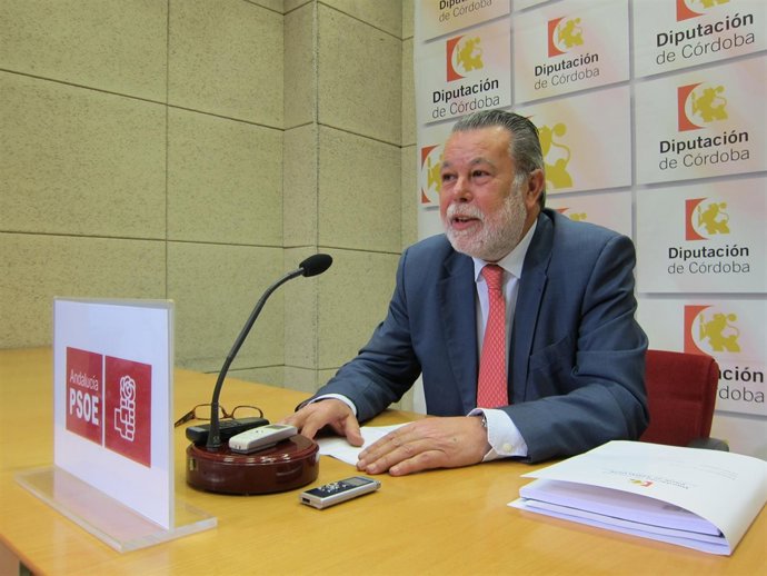 El portavoz del PSOE en la Diputación, Salvador Blanco