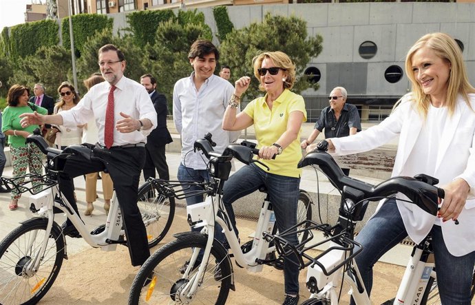 Esperanza Aguirre, Cristina Cifuentes y Mariano Rajoy.     