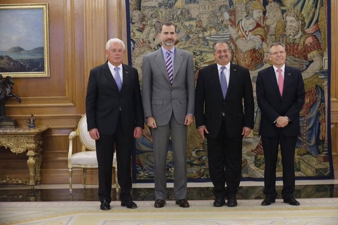 El presidente de Dow Chemical con el Rey