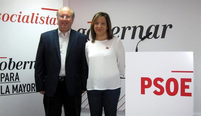 Cabero e Iratxe García en la sede del PSOE de Salamanca