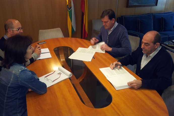 Apoyo acciones para mejorar comercialización 'Nuez de Pedroso'