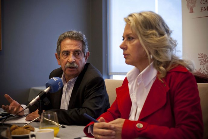 Revilla y la presidenta de la asociación de empresa familiar 