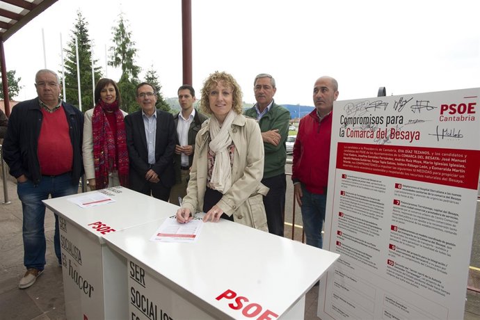 Firma del acuerdo en Torrelavega