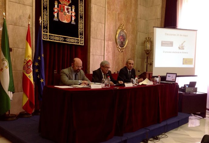 El subdelegado de Gobierno presenta el dispositivo electoral para Almería