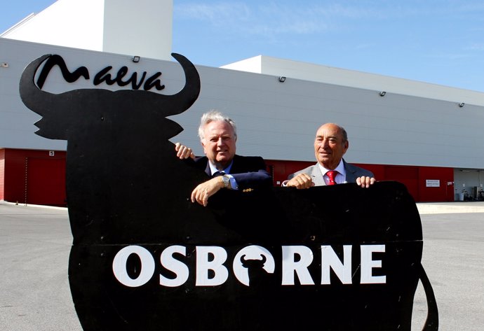 Maeva elabora y comercializa aceite de oliva bajo la marca del Toro de Osborne
