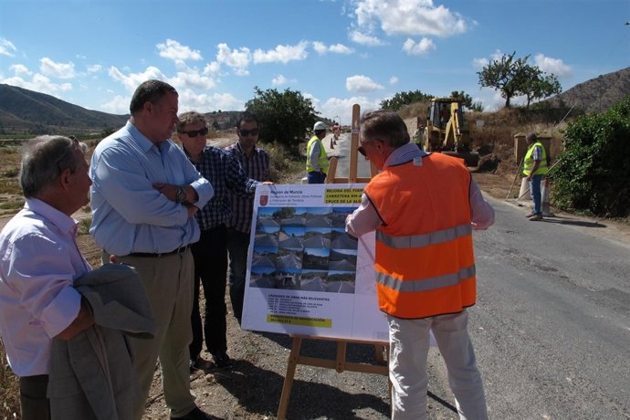 Visita a las obras de la carretera de El Cantón