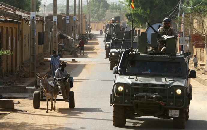 Convoy de militares españoles.