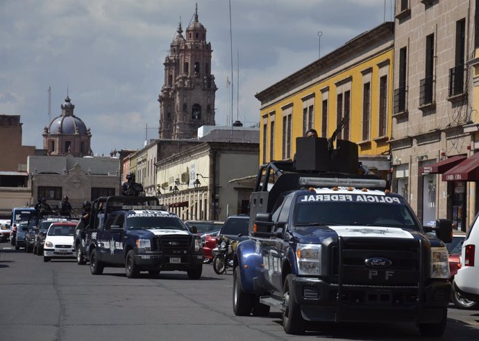 Policía en Michoacan (México) tras ataques a energía por narcos