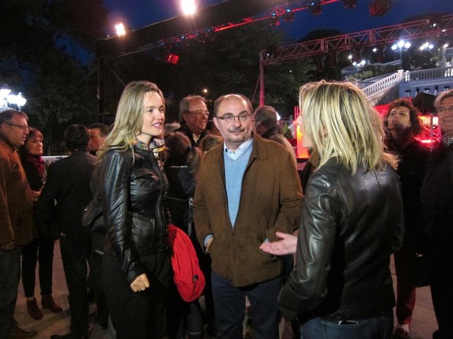 Lambán junto a Pilar Alegría, este viernes en el cierre de campaña del PSOE