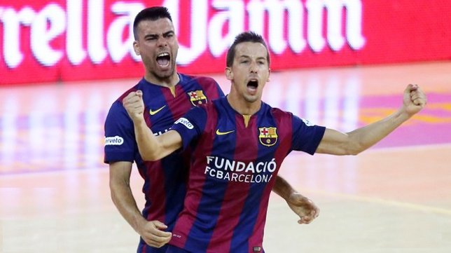 Sergio Lozano y Lin celebran un gol del Barcelona