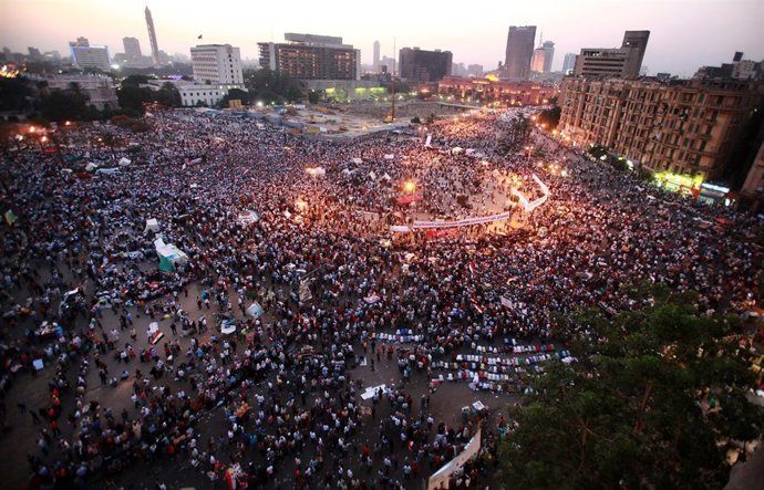 Los Egipcios Toman Tahrir En Protesta Por El Veredicto A Mubarack